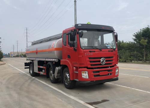 專威牌HTW5267GYYE6C型運油車